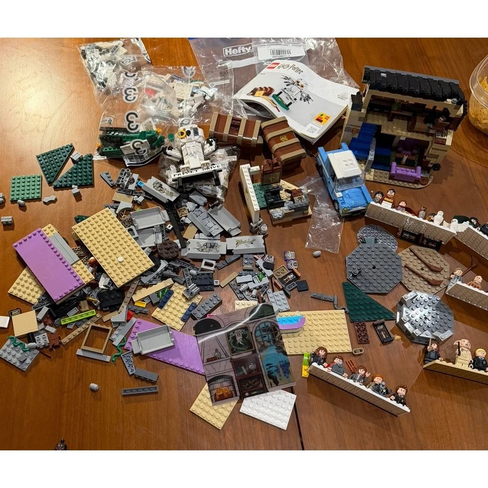 LEGO Harry Potter 4lb Lot 20+ Minifigures Sets